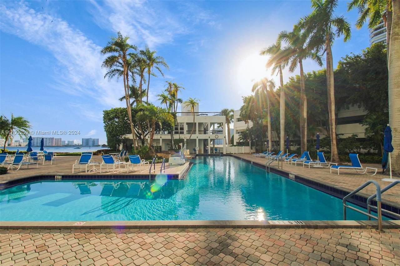 https://bt-photos.global.ssl.fastly.net/miami/orig_boomver_2_A11700209-2.jpg