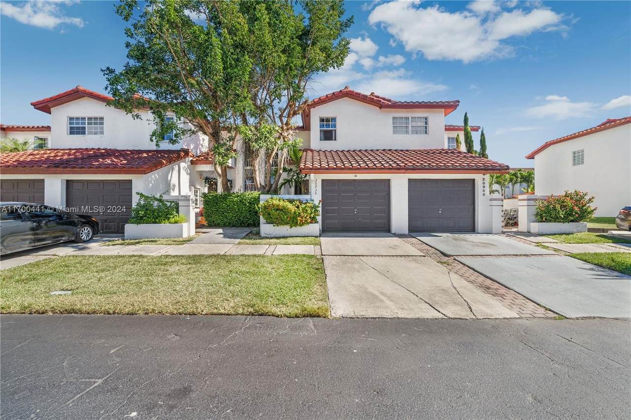 20935 84th Ave - Photo 1