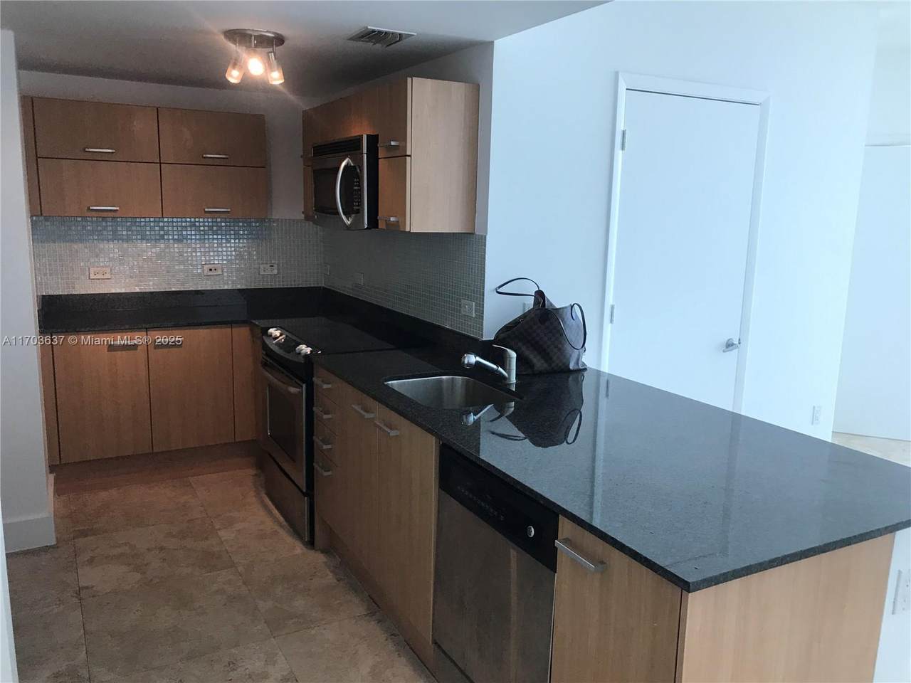 350 Miami Ave - Photo 1