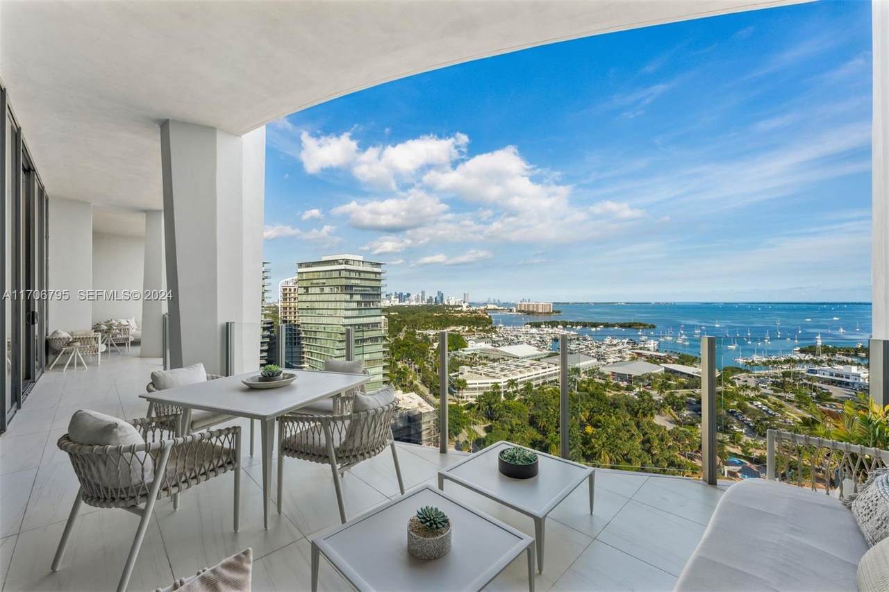2811 Bayshore Dr - Photo 1