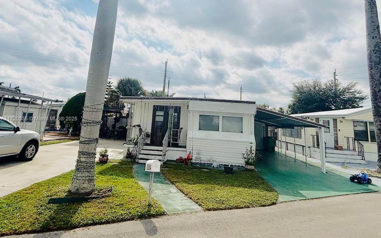 8564 15th Ct - Photo 1