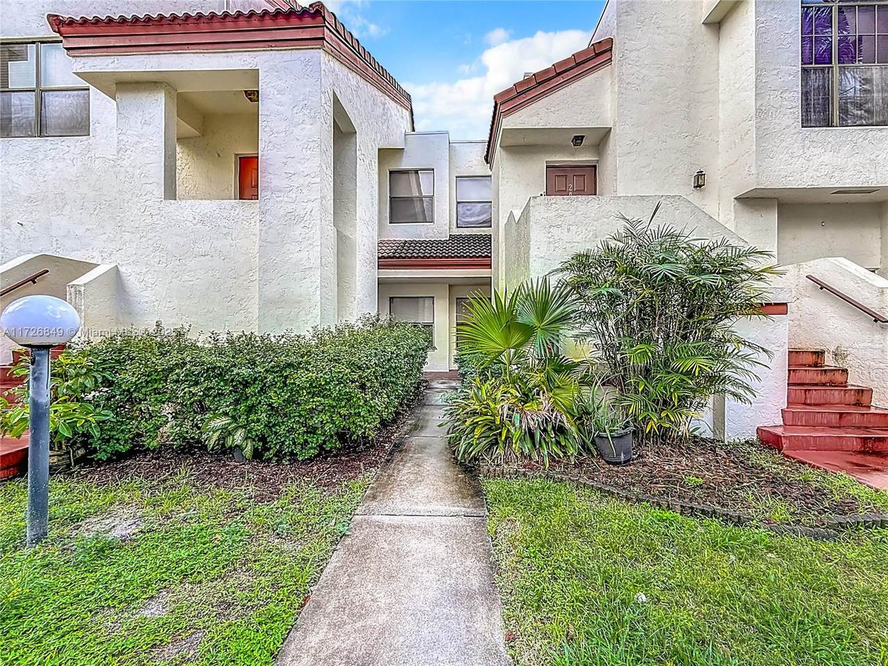 1421 Avon Ln - Photo 1