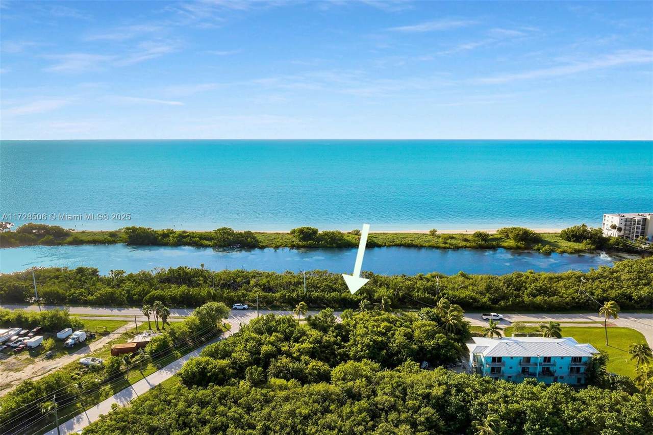 300 Coco Plum - Photo 1