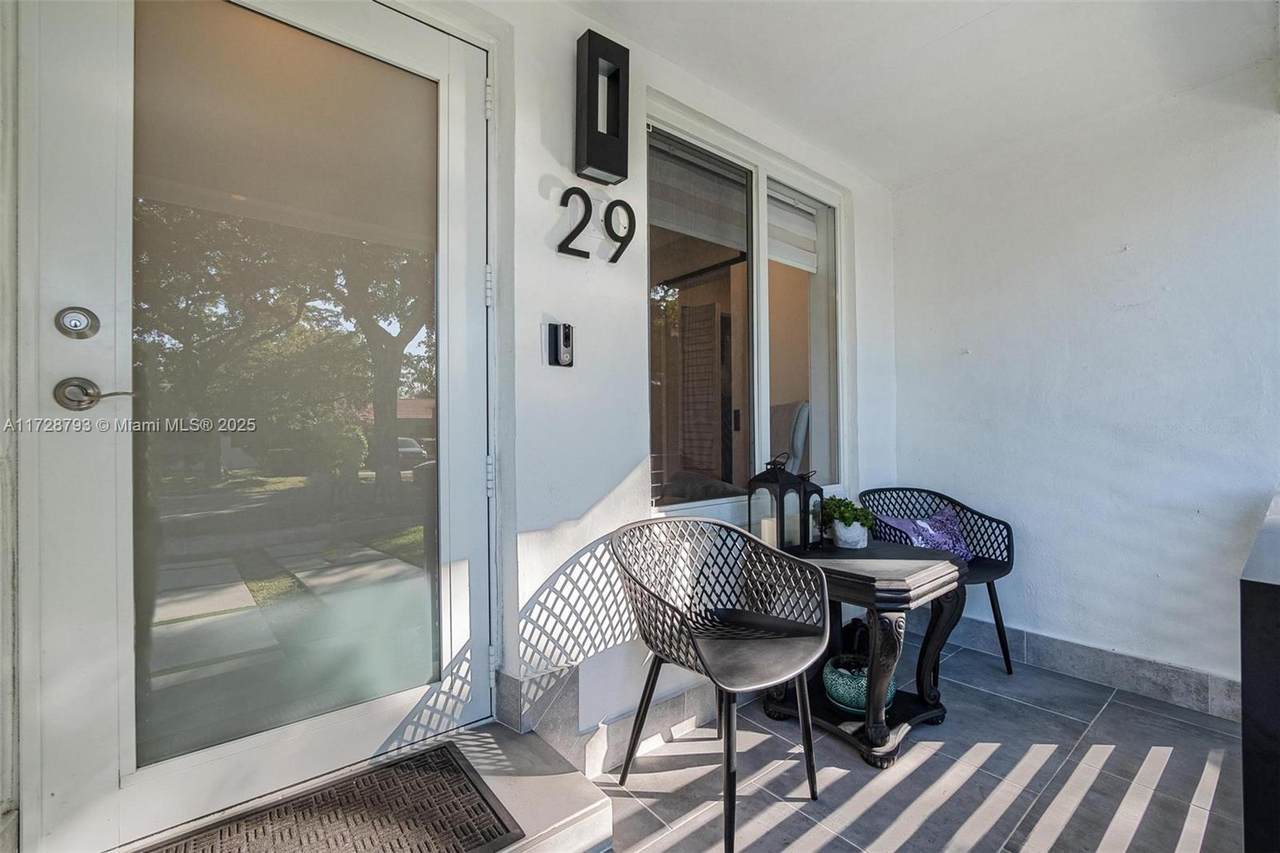 29 San Sebastian Ave - Photo 1