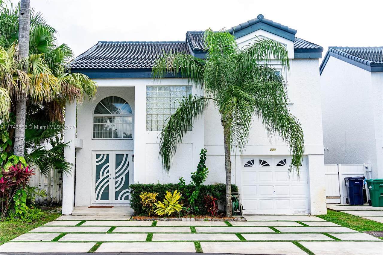 220 211th St - Photo 1