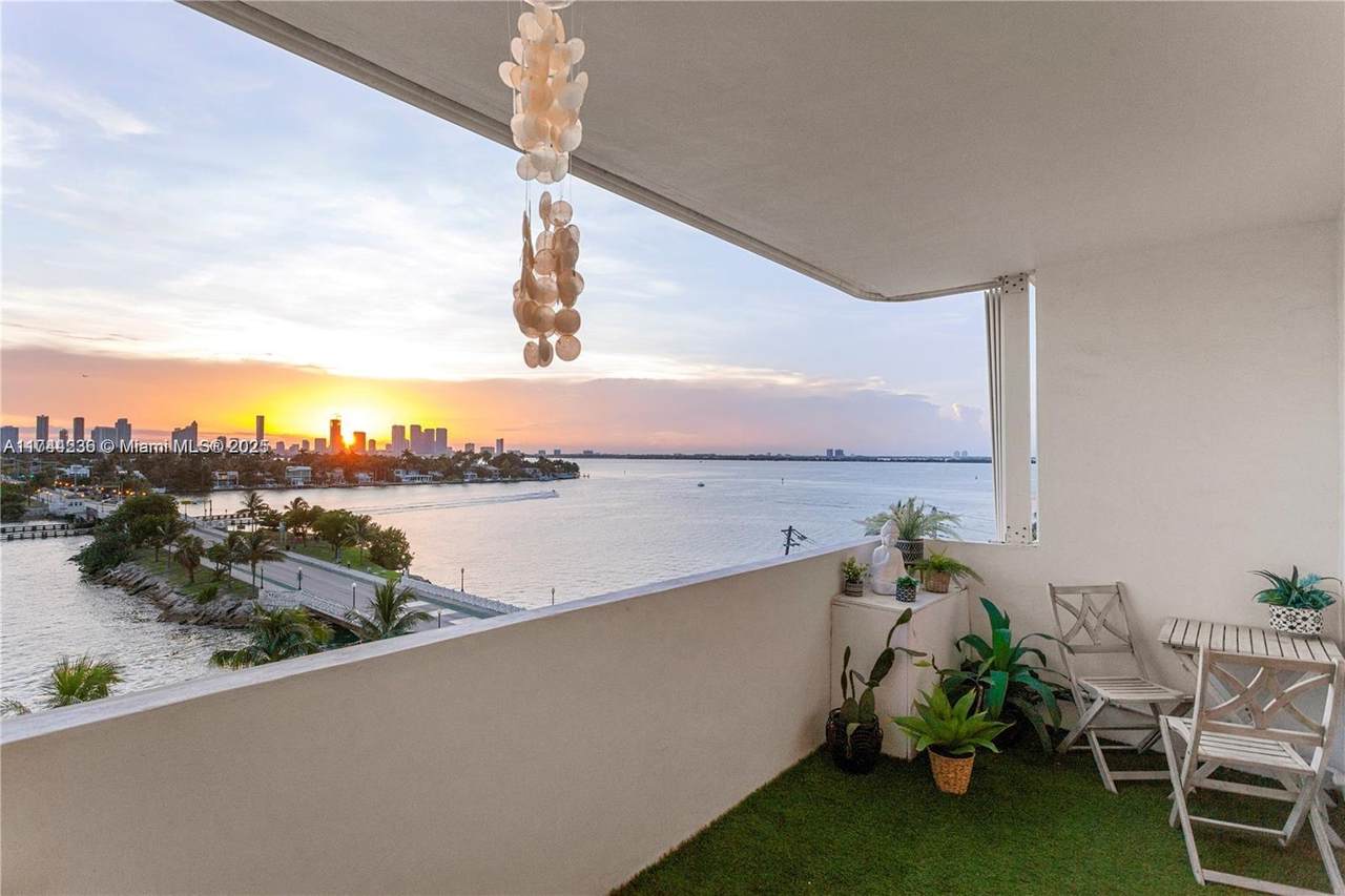3 Island Ave - Photo 1