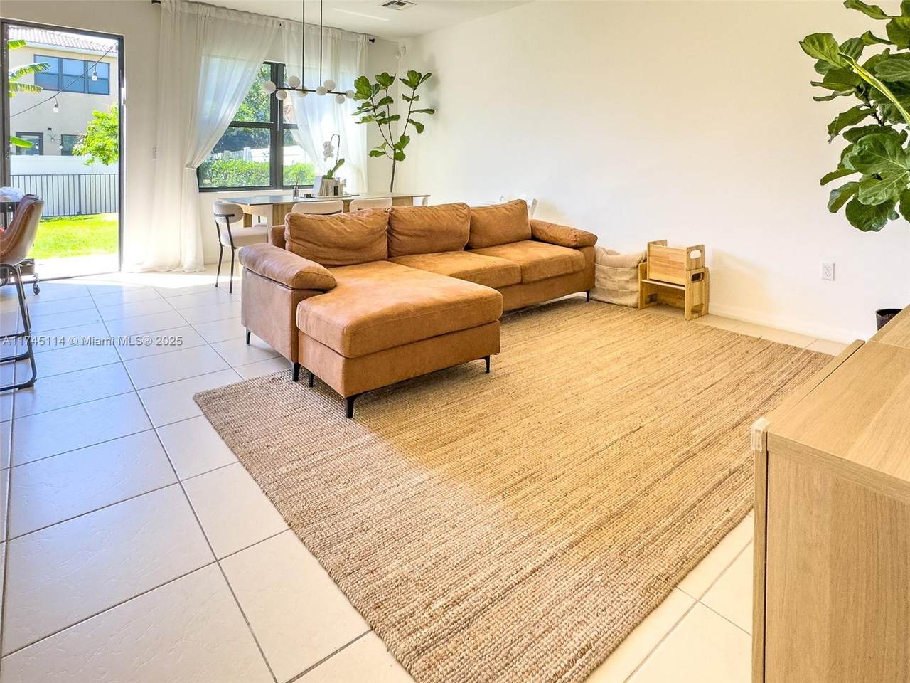 https://bt-photos.global.ssl.fastly.net/miami/1280_boomver_3_A11745114-2.jpg