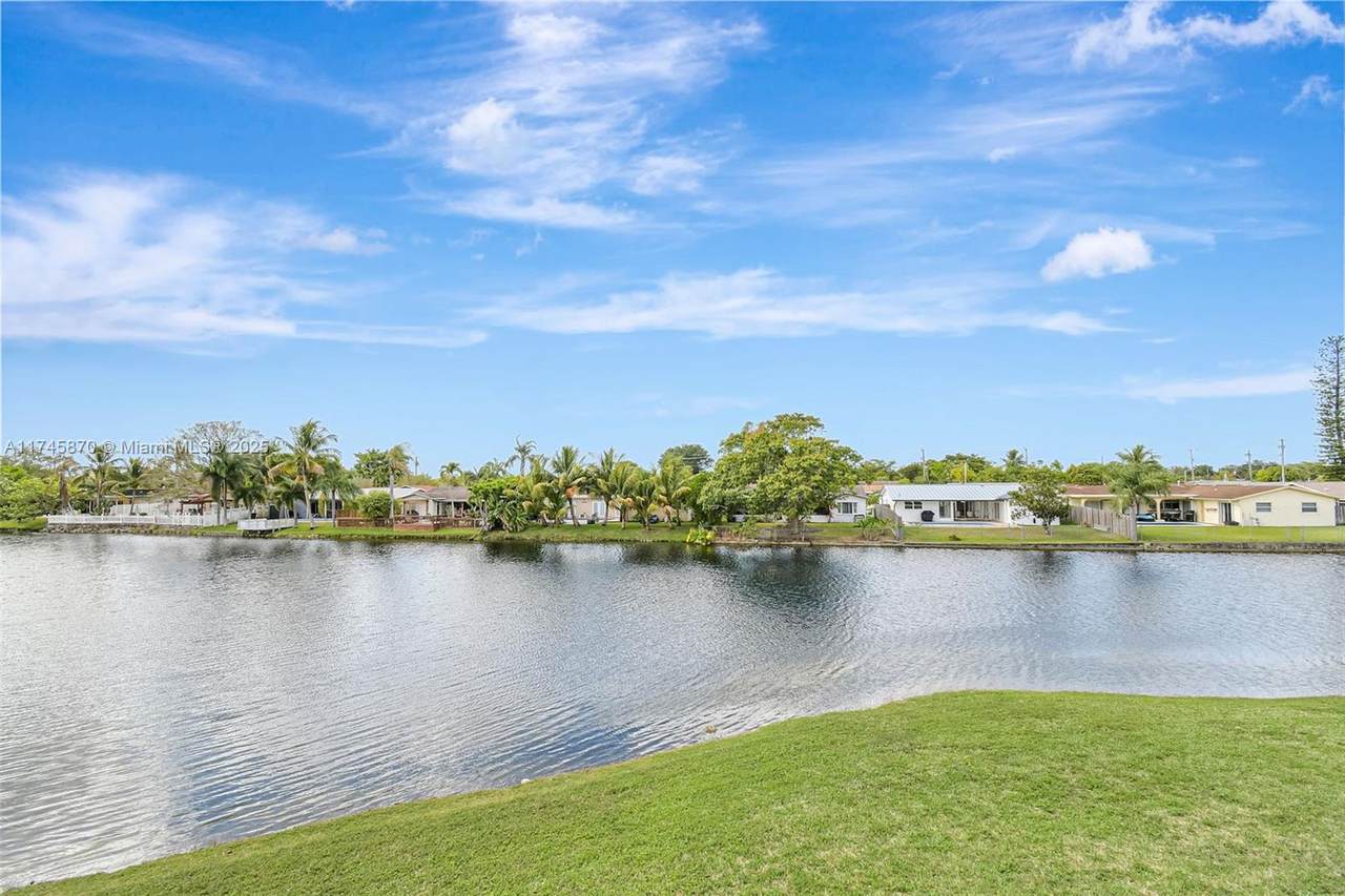 10456 24th Pl - Photo 1