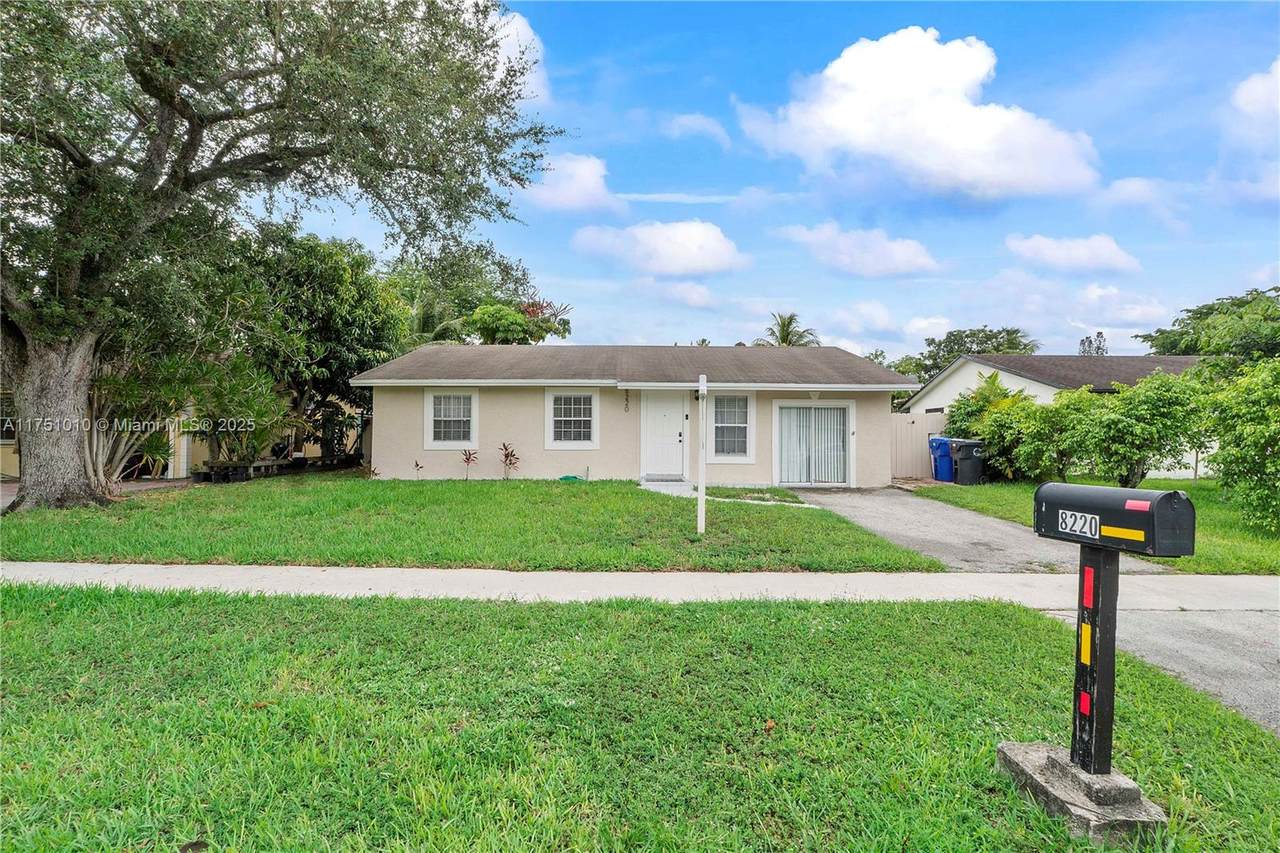8220 6th Ct - Photo 1