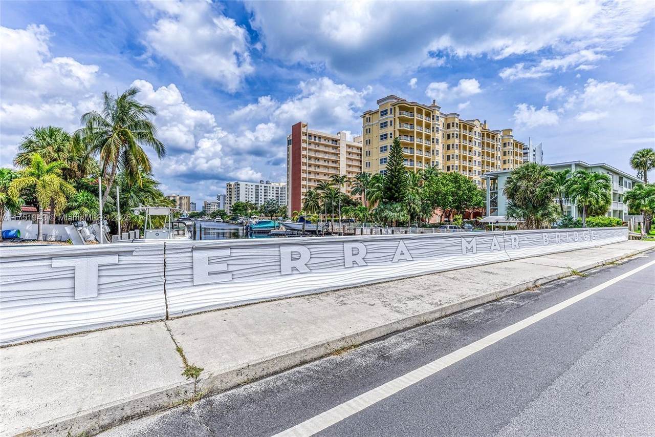 3261 Oleander Way - Photo 1