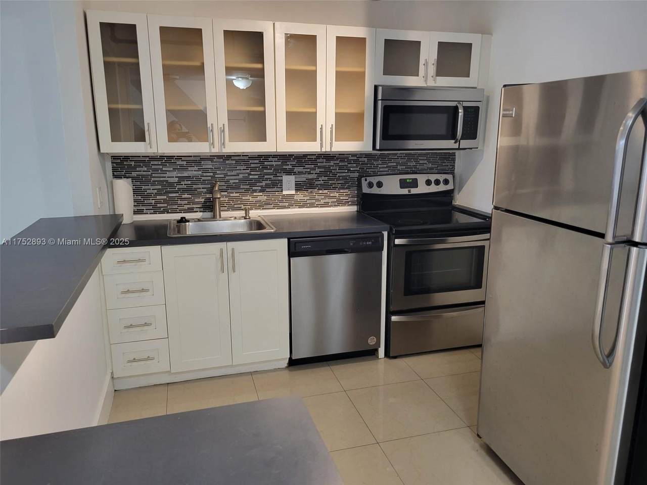 1470 123rd St - Photo 1