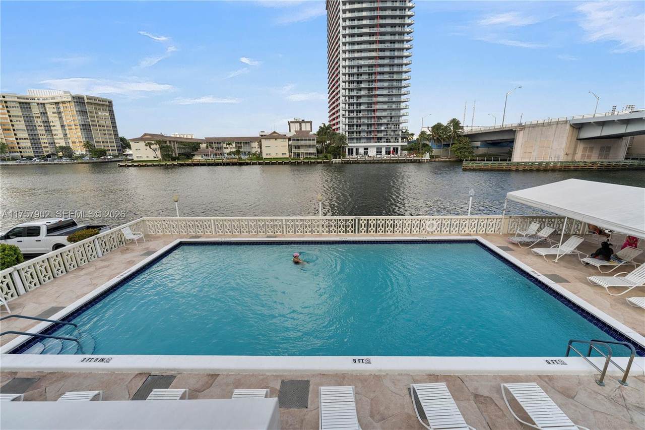 1817 Ocean Dr - Photo 1