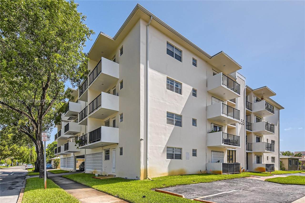 1855 Plunkett St - Photo 1