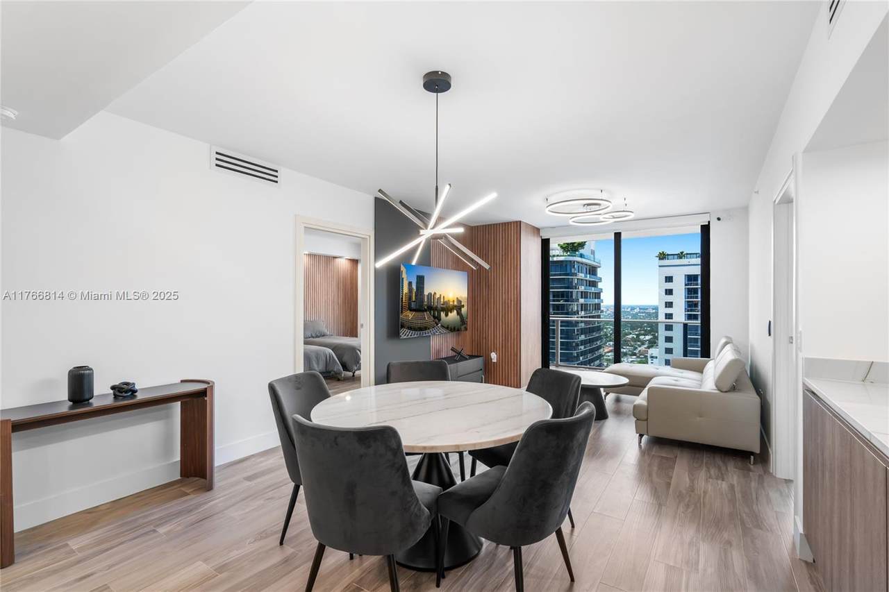 801 Miami Ave - Photo 1