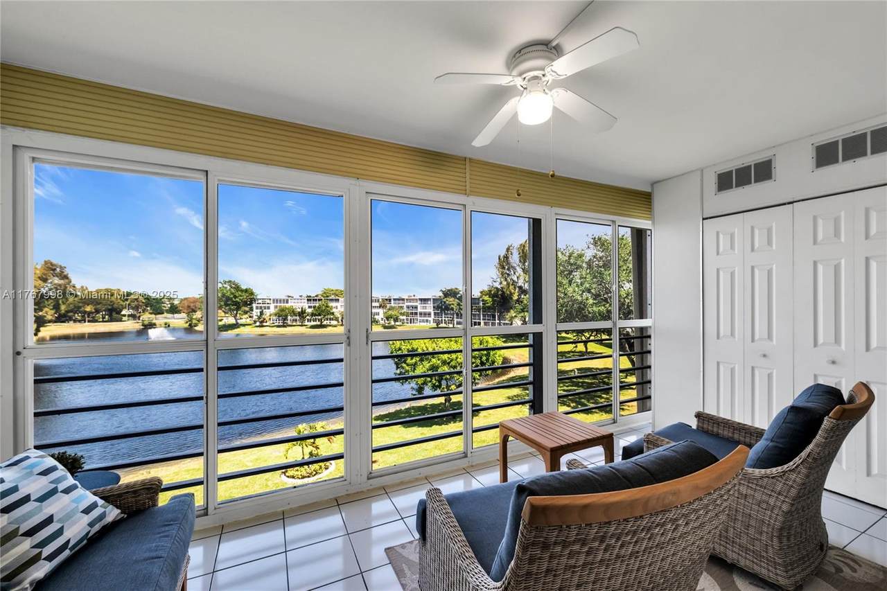 4032 Farnham O - Photo 1