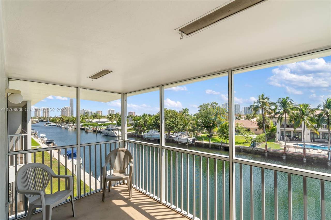 465 Paradise Isle Blvd - Photo 1