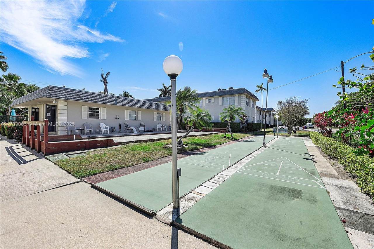 1520 Mckinley St - Photo 1