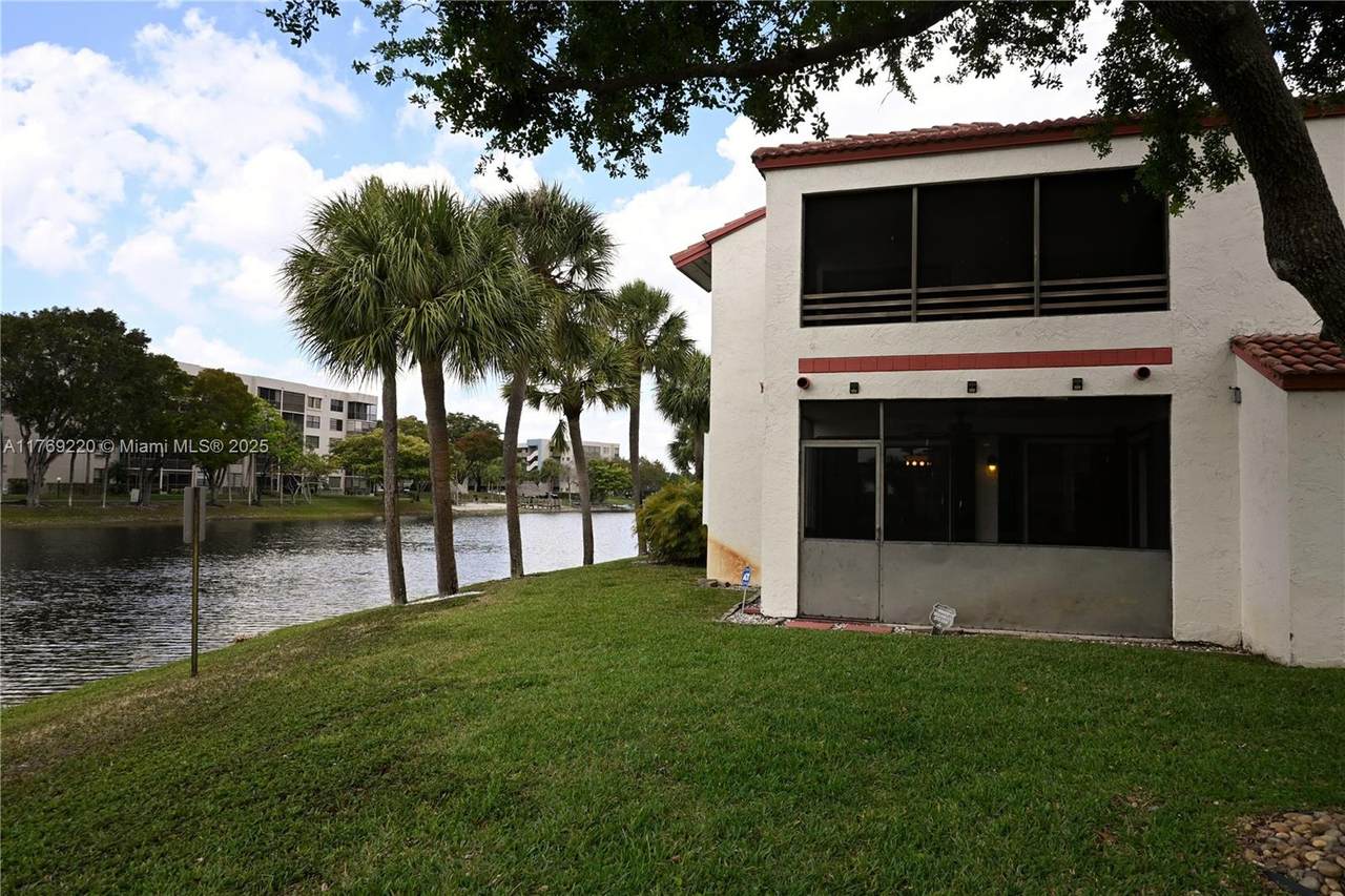 1170 Hiatus Rd - Photo 1