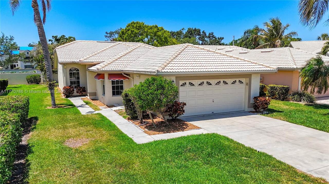 4738 Dundee Dr. - Photo 1