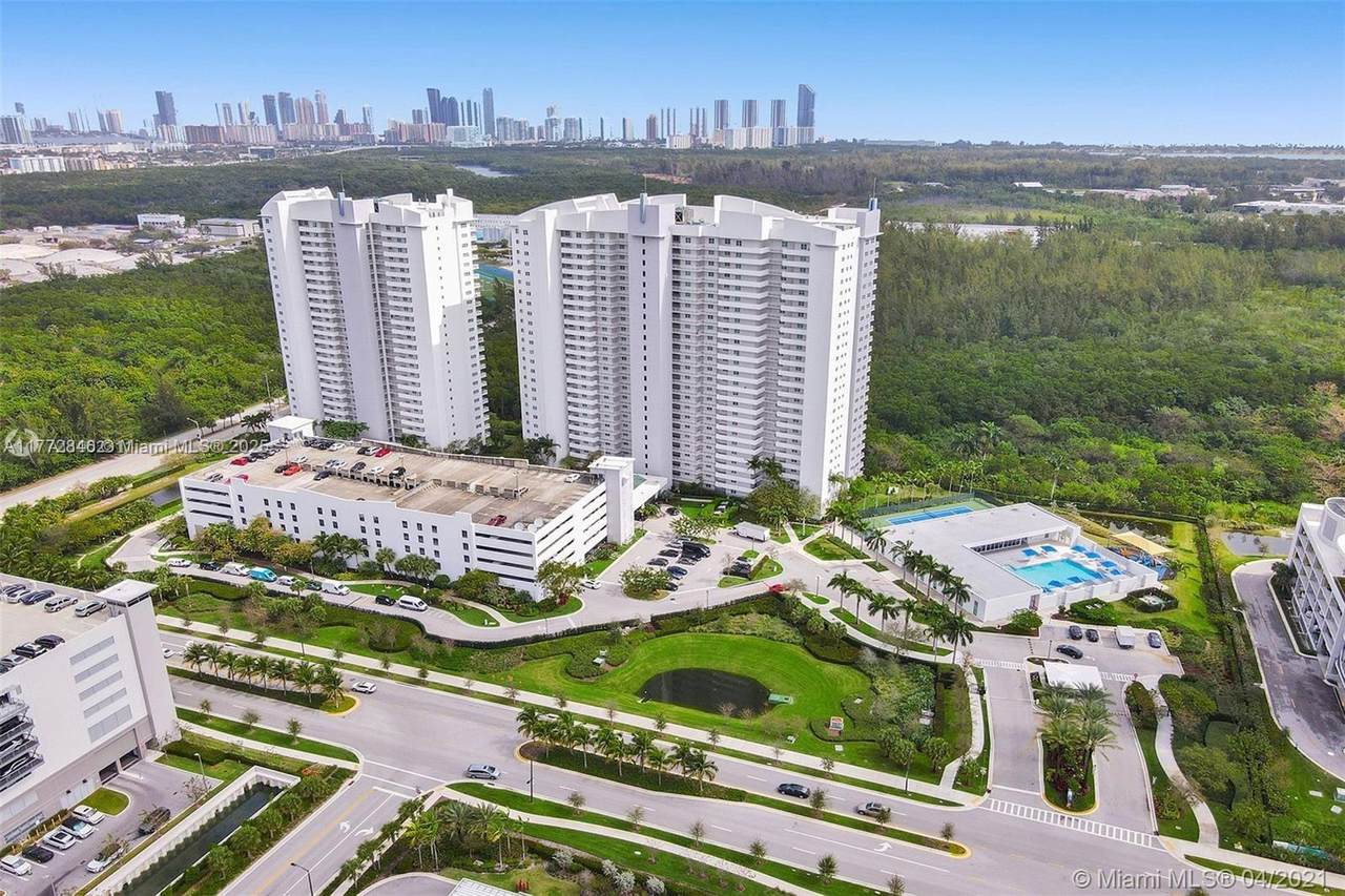 14951 Royal Oaks Ln - Photo 1