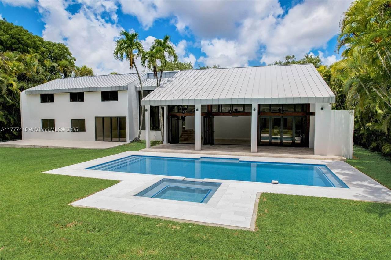 8530 121st St - Photo 1