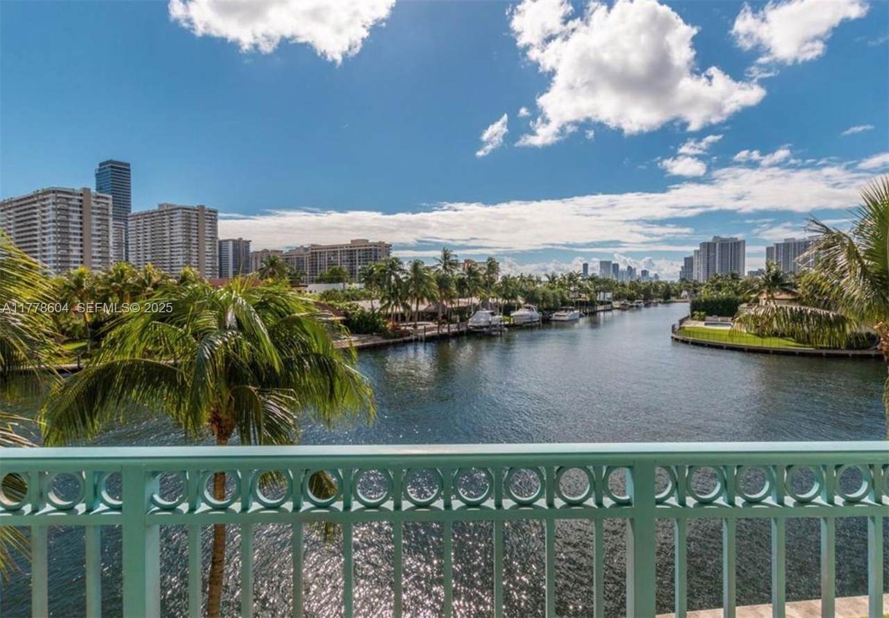 https://bt-photos.global.ssl.fastly.net/miami/1280_boomver_2_A11778604-2.jpg
