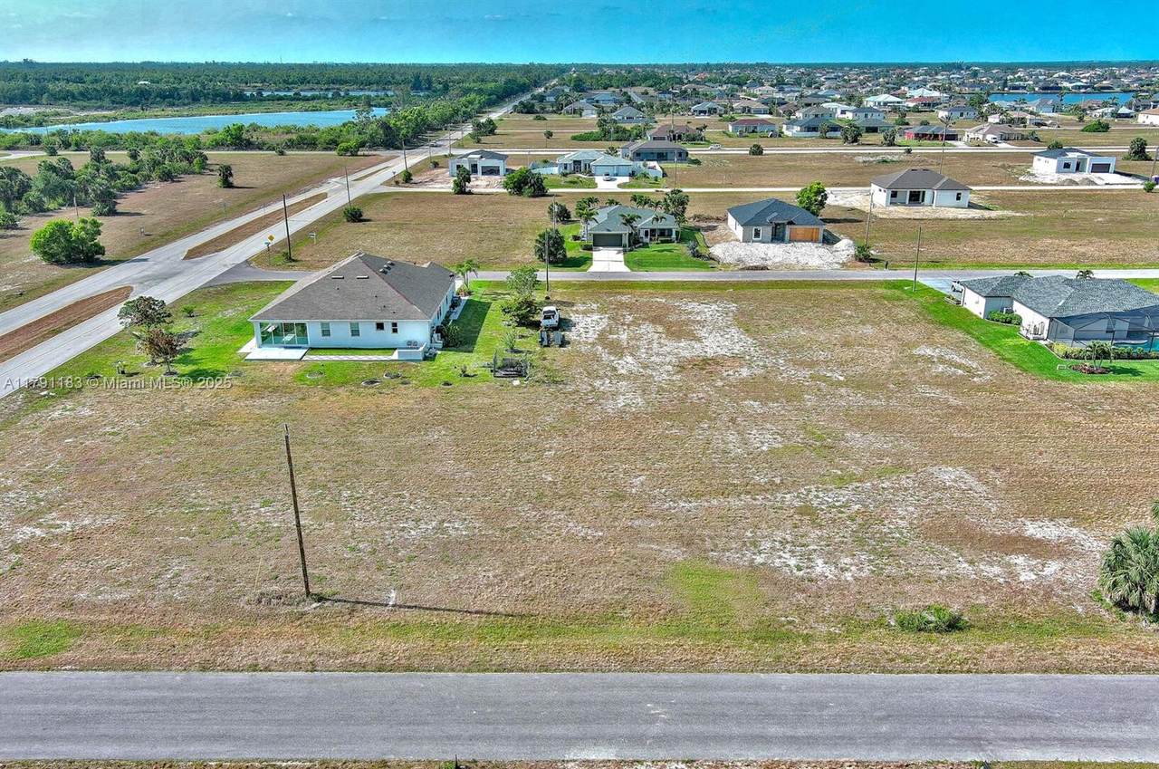 4008 38th Ln - Photo 1