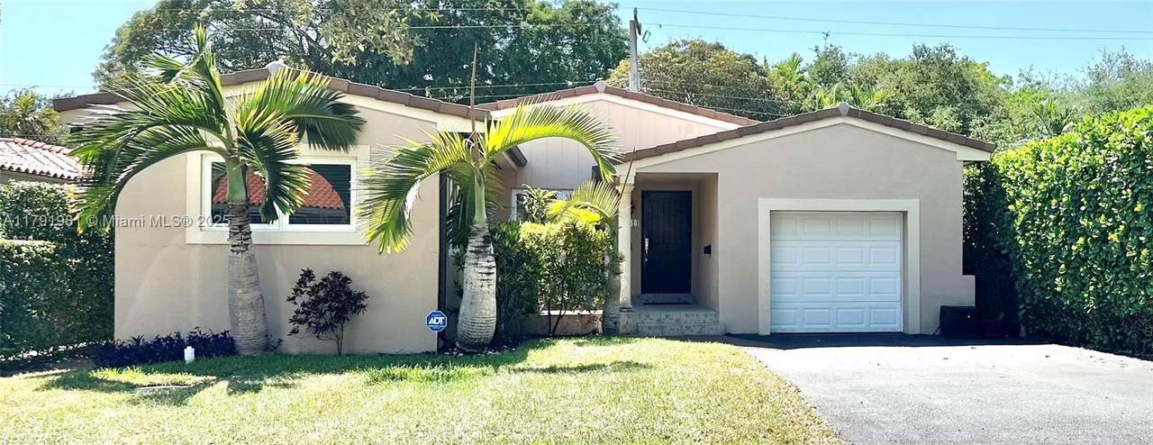 814 Capri St - Photo 1