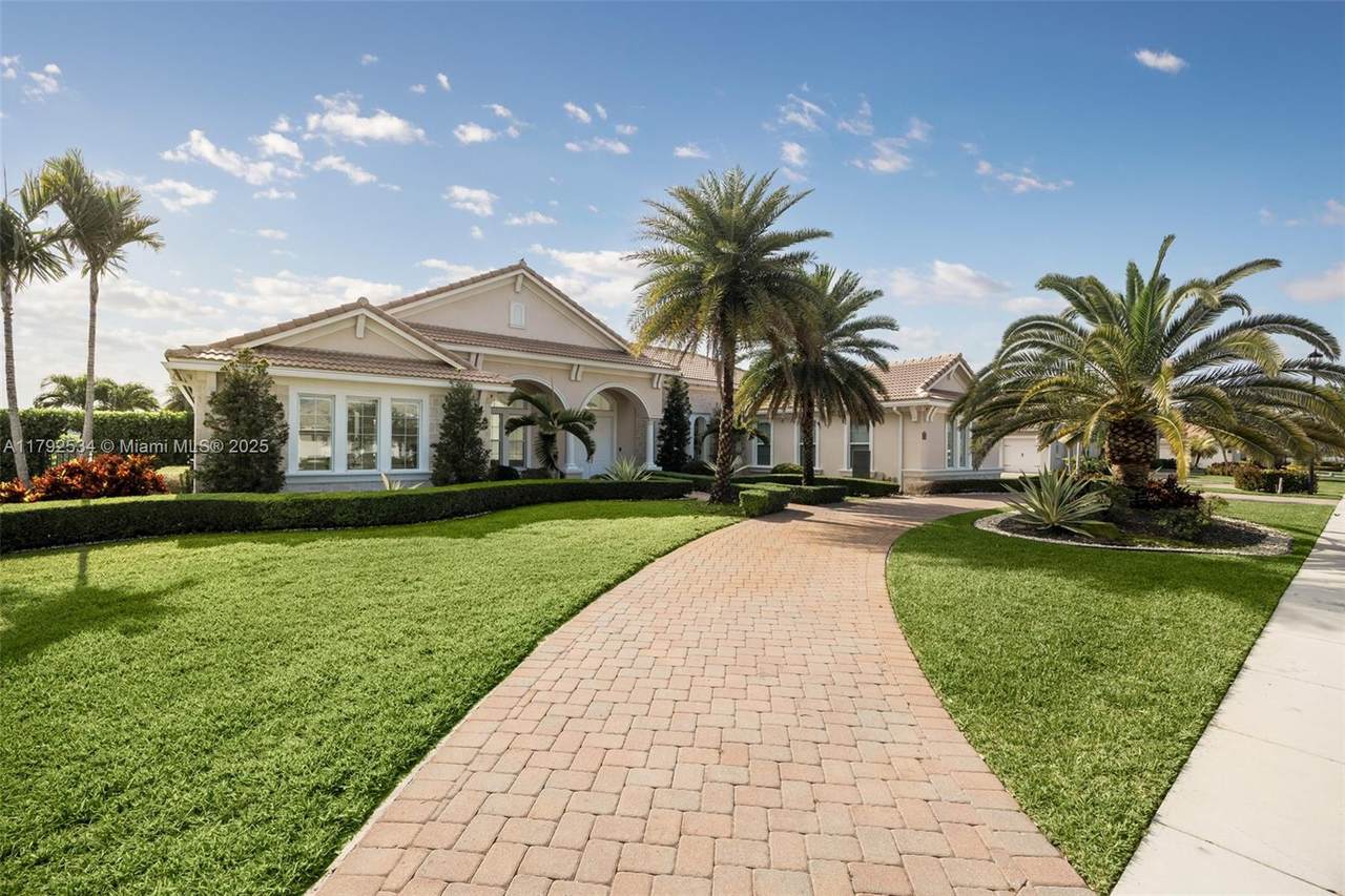 https://bt-photos.global.ssl.fastly.net/miami/1280_boomver_2_A11792534-2.jpg