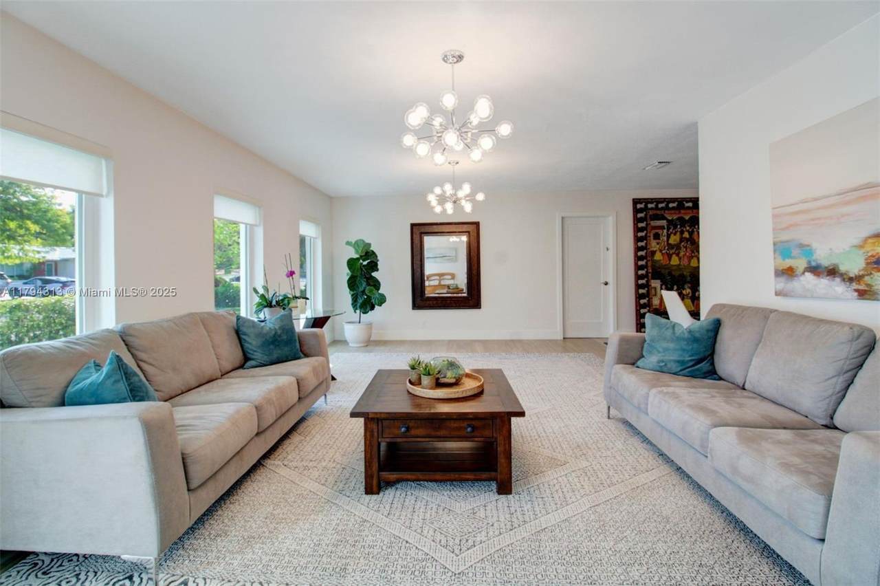 10861 126th St - Photo 1