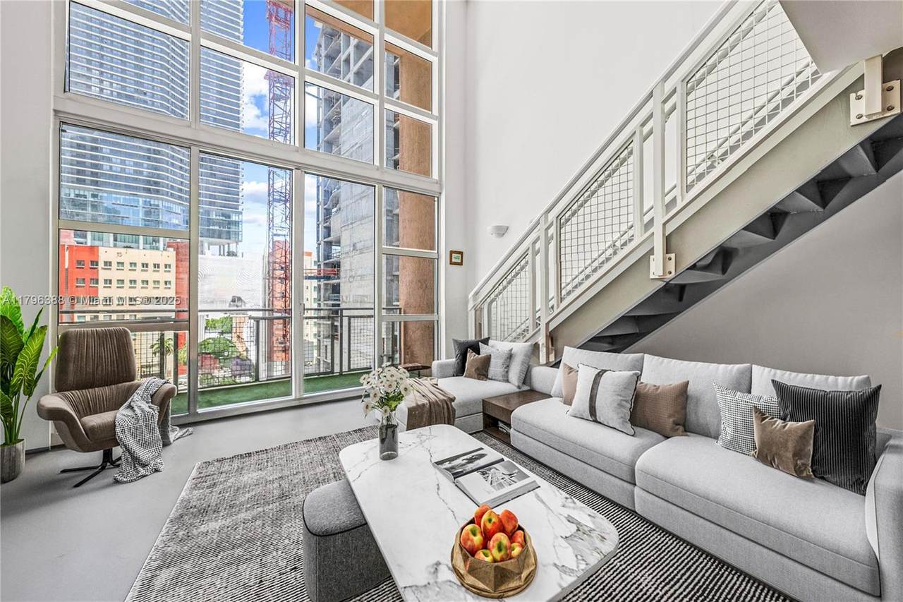 244 Biscayne Blvd - Photo 1