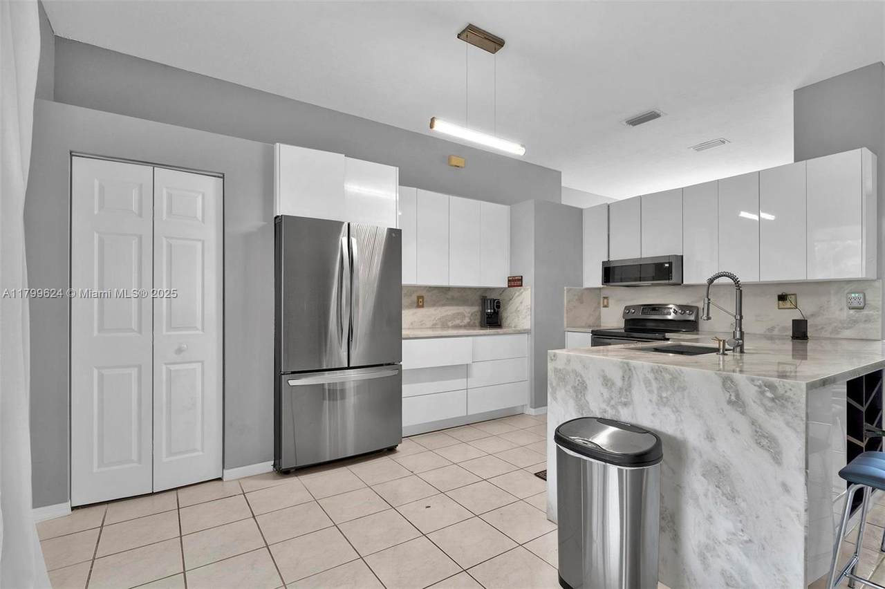 2625 5th Ct - Photo 1