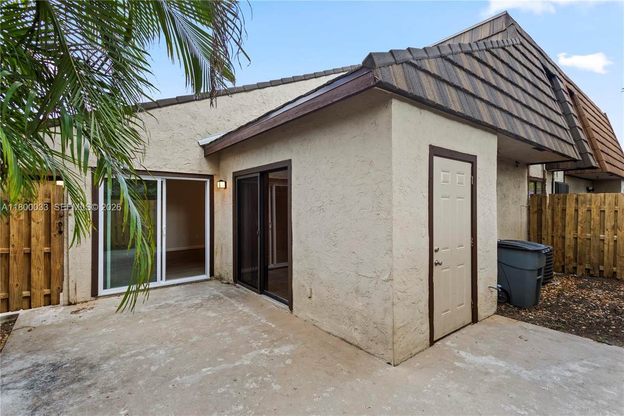 4159 Palm Bay Cir - Photo 1