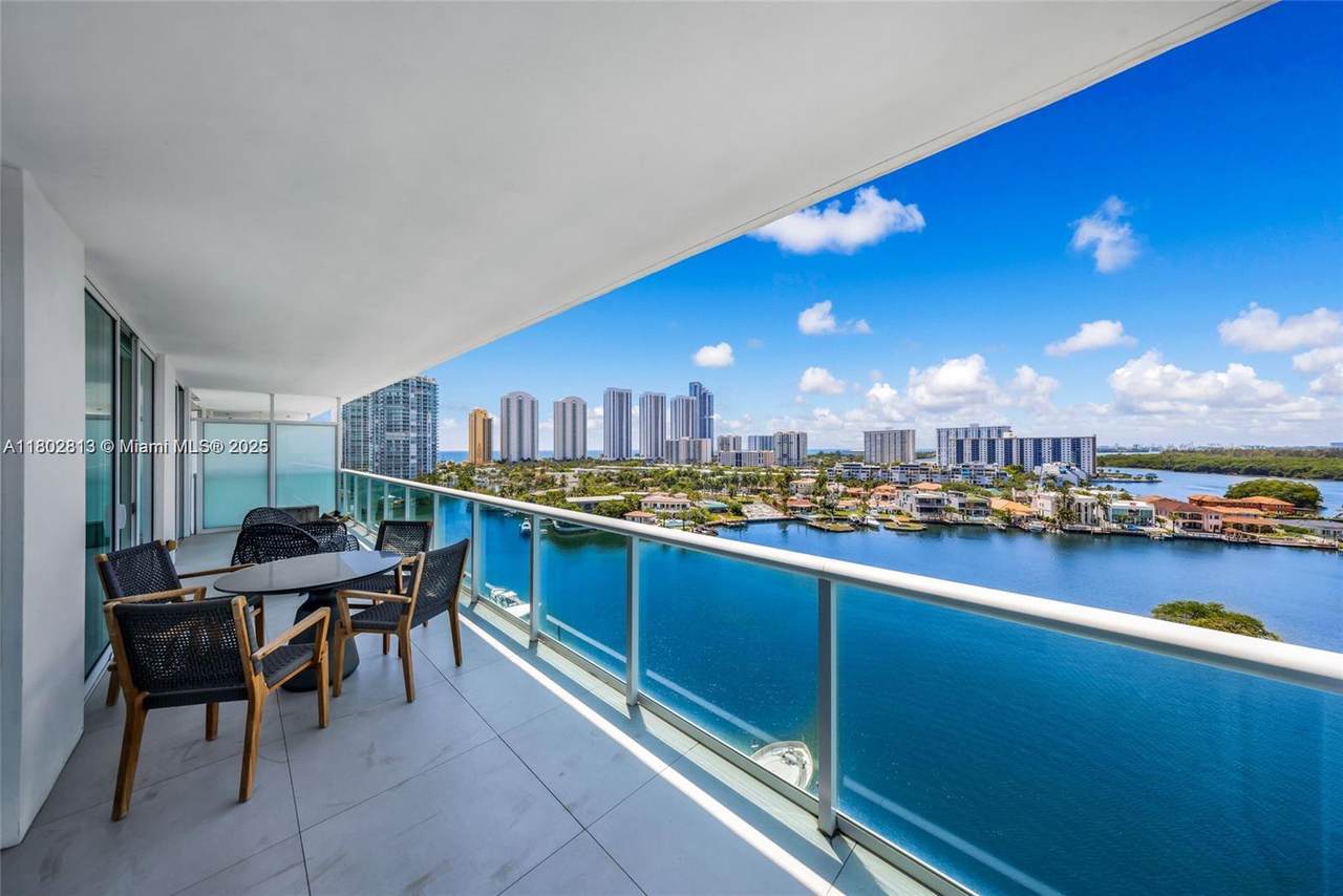 400 Sunny Isles - Photo 1