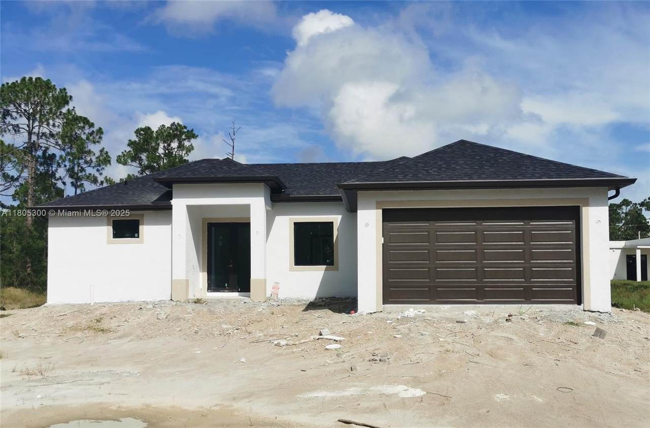 326 Nathan Ave - Photo 1