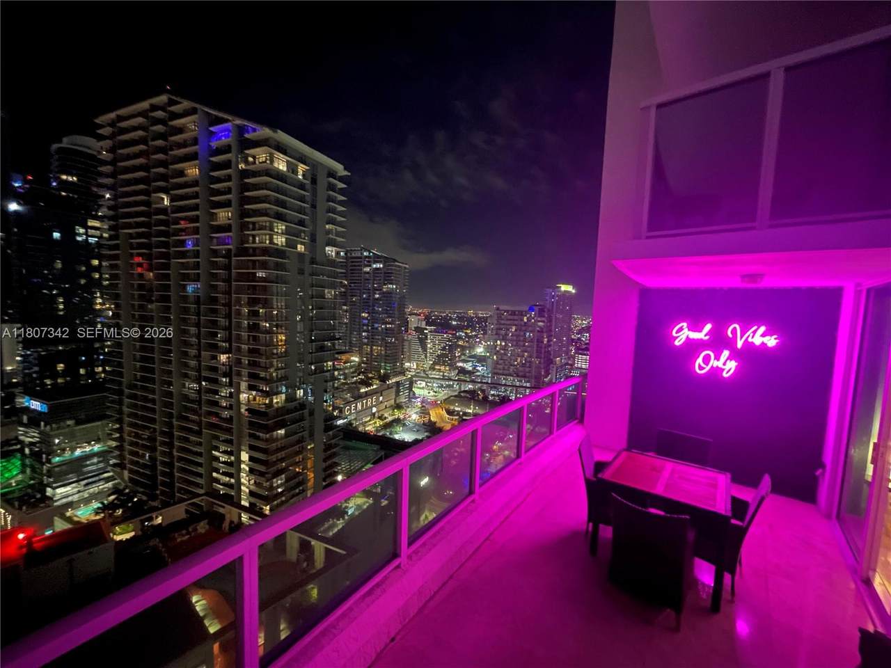 https://bt-photos.global.ssl.fastly.net/miami/1280_boomver_2_A11807342-2.jpg