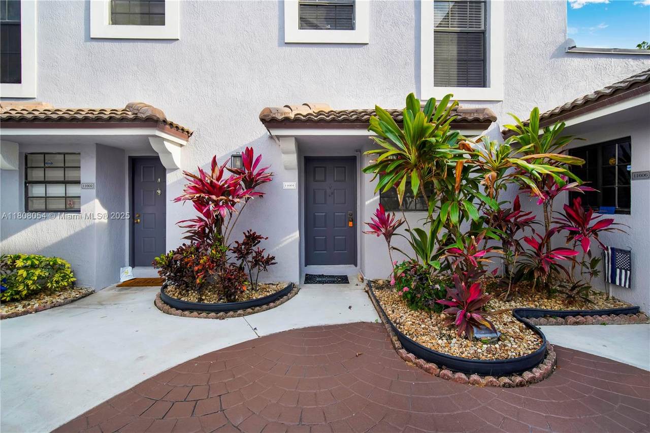 11604 11th St - Photo 1