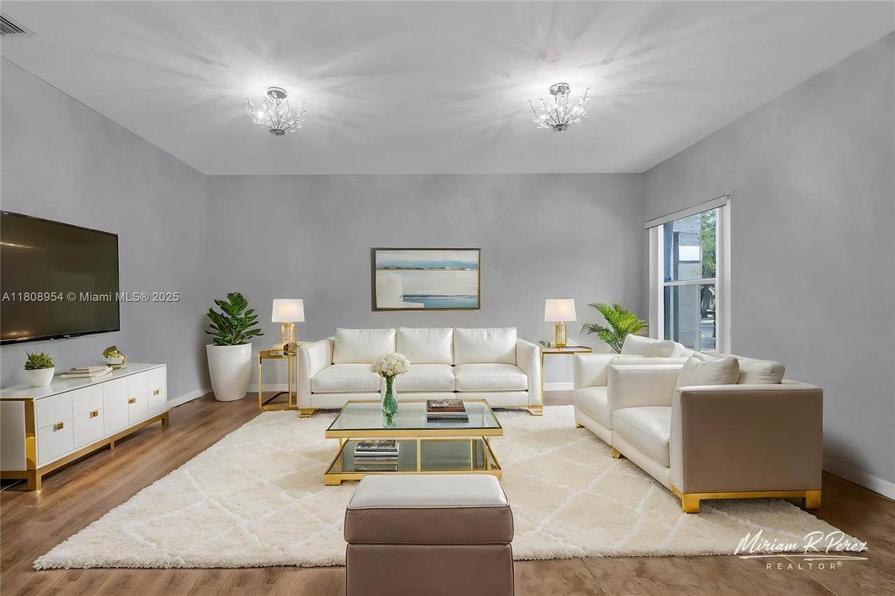 14059 49th St - Photo 1