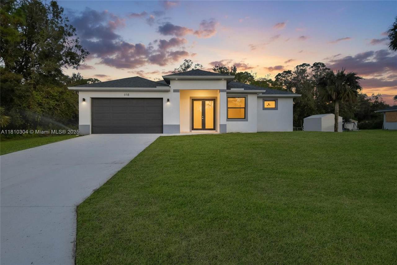 618 Sheldon Ave - Photo 1