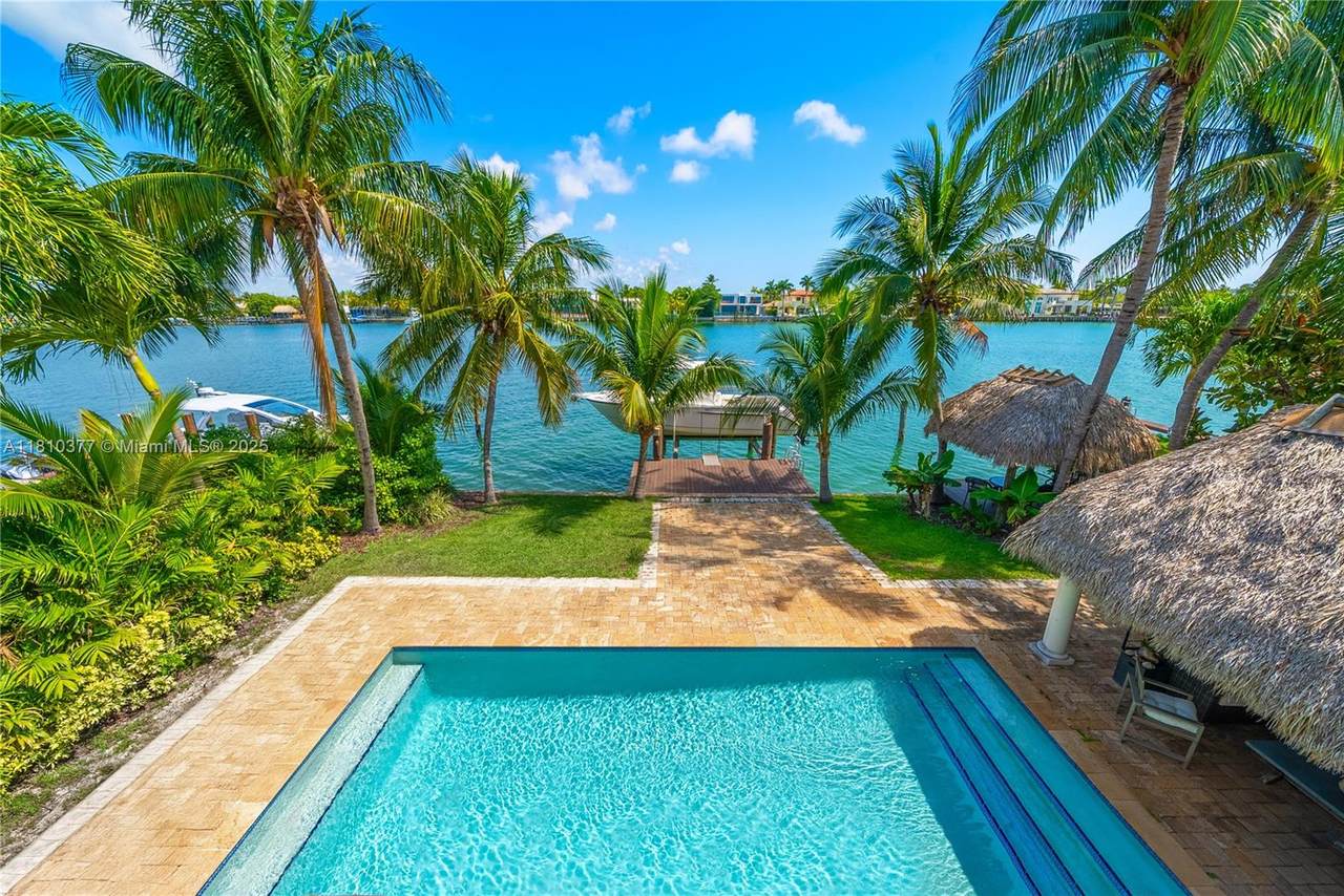 425 Shore Dr - Photo 1