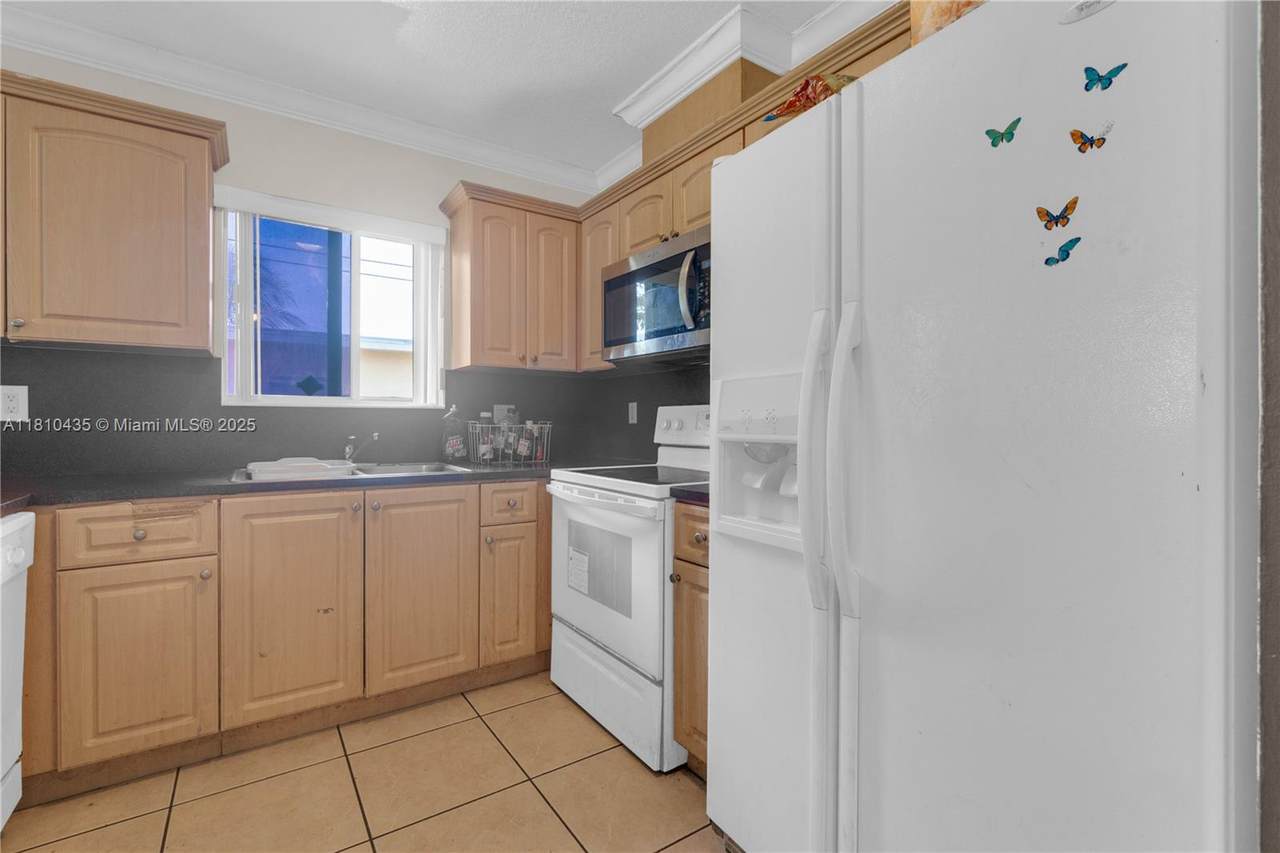 12912 7th Ave - Photo 1