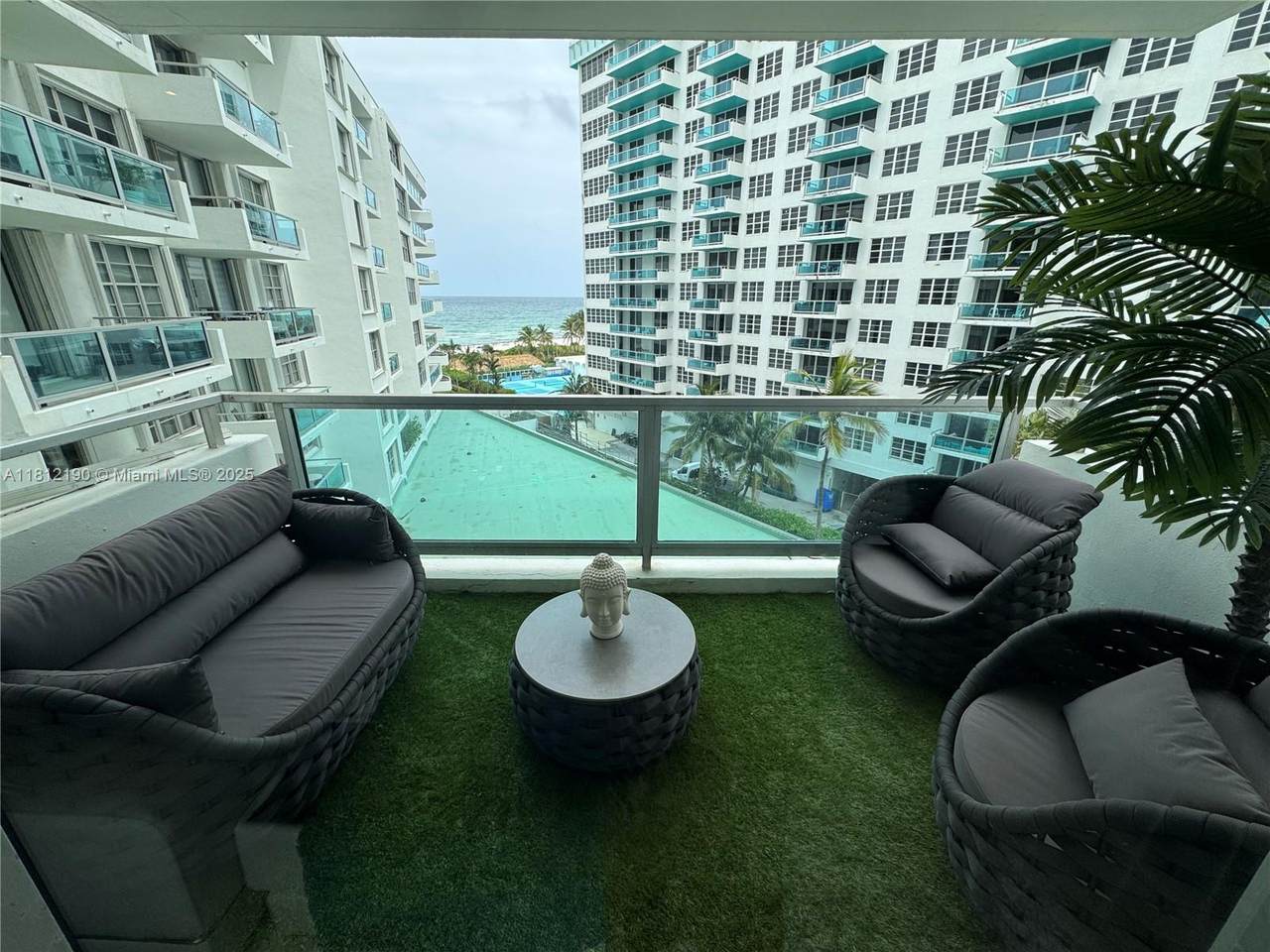 5151 Collins Ave - Photo 1