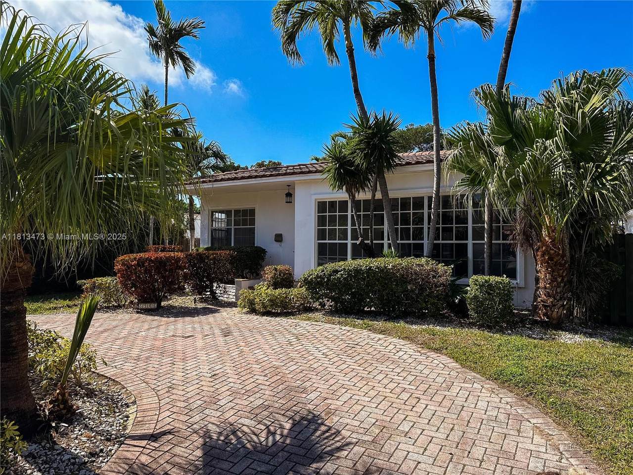 8926 Dickens Ave - Photo 1