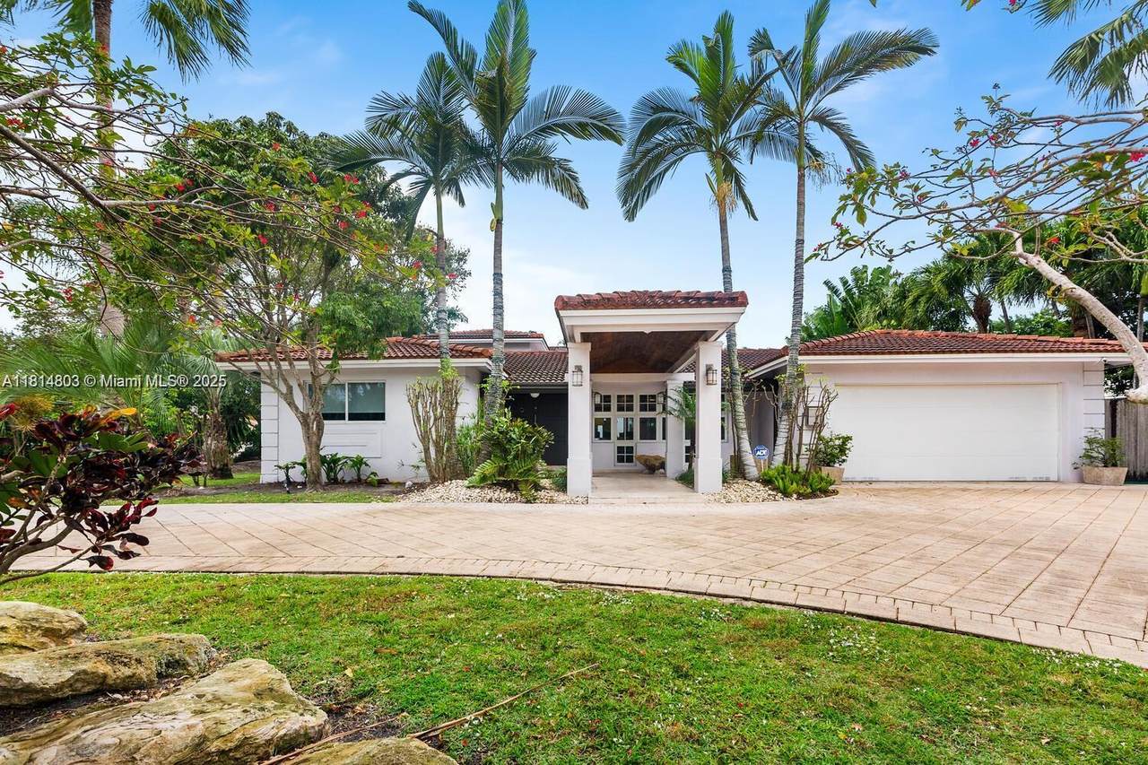 4101 Bayview Dr - Photo 1