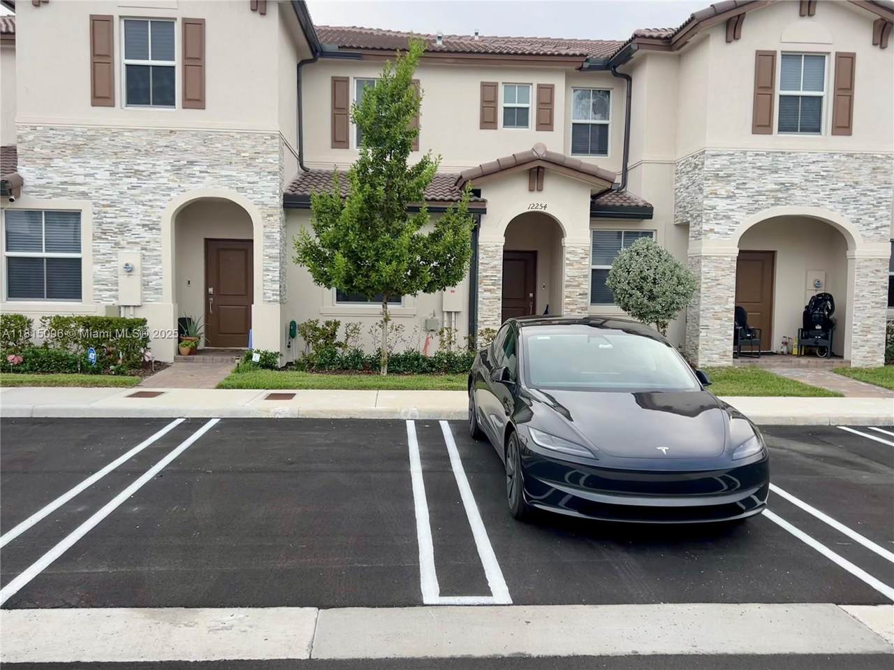 12254 24th Pl - Photo 1