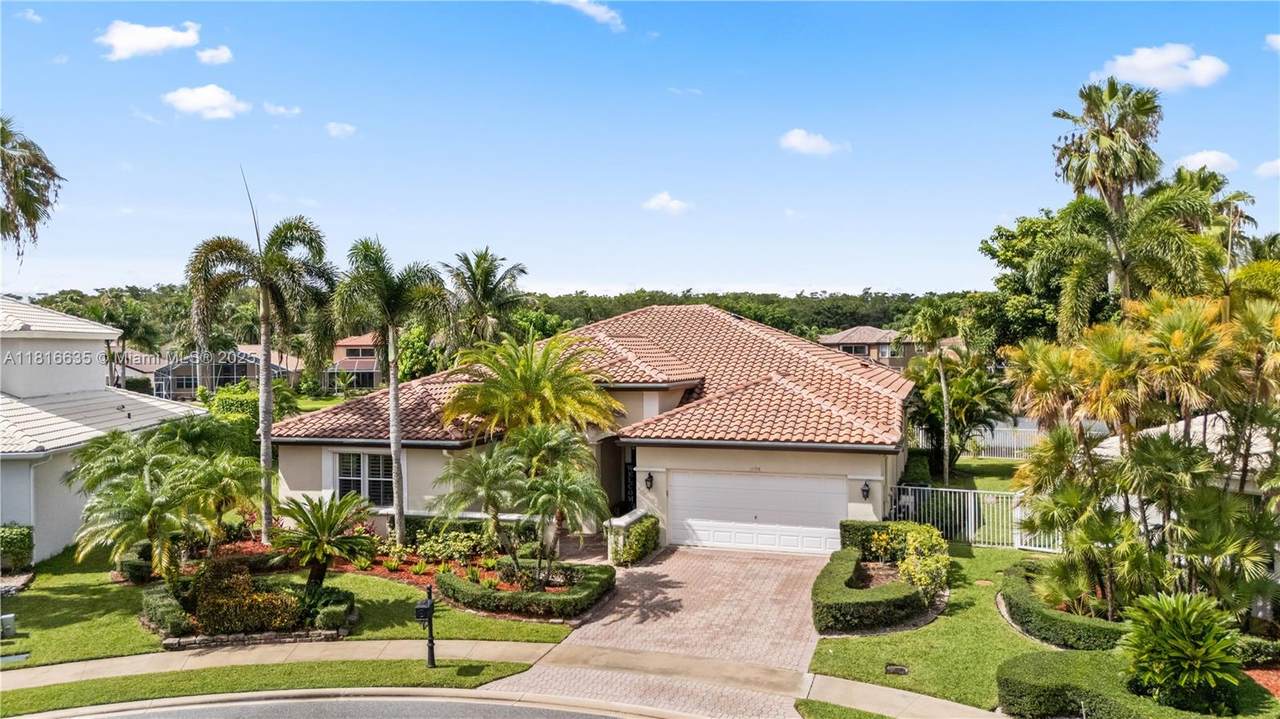 11196 Sea Grass Cir - Photo 1
