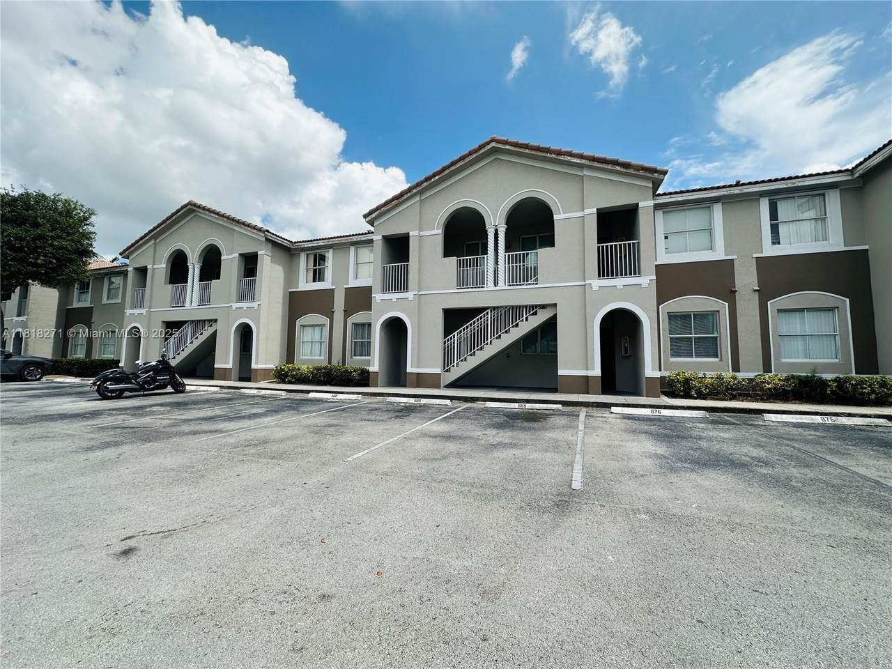 1658 28th Ct - Photo 1