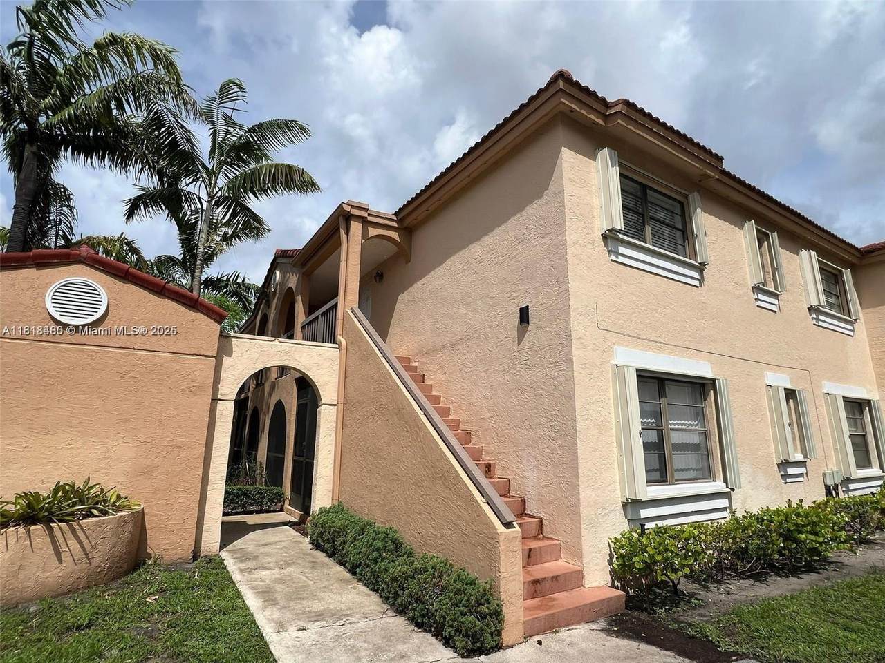 18286 Mediterranean Blvd - Photo 1