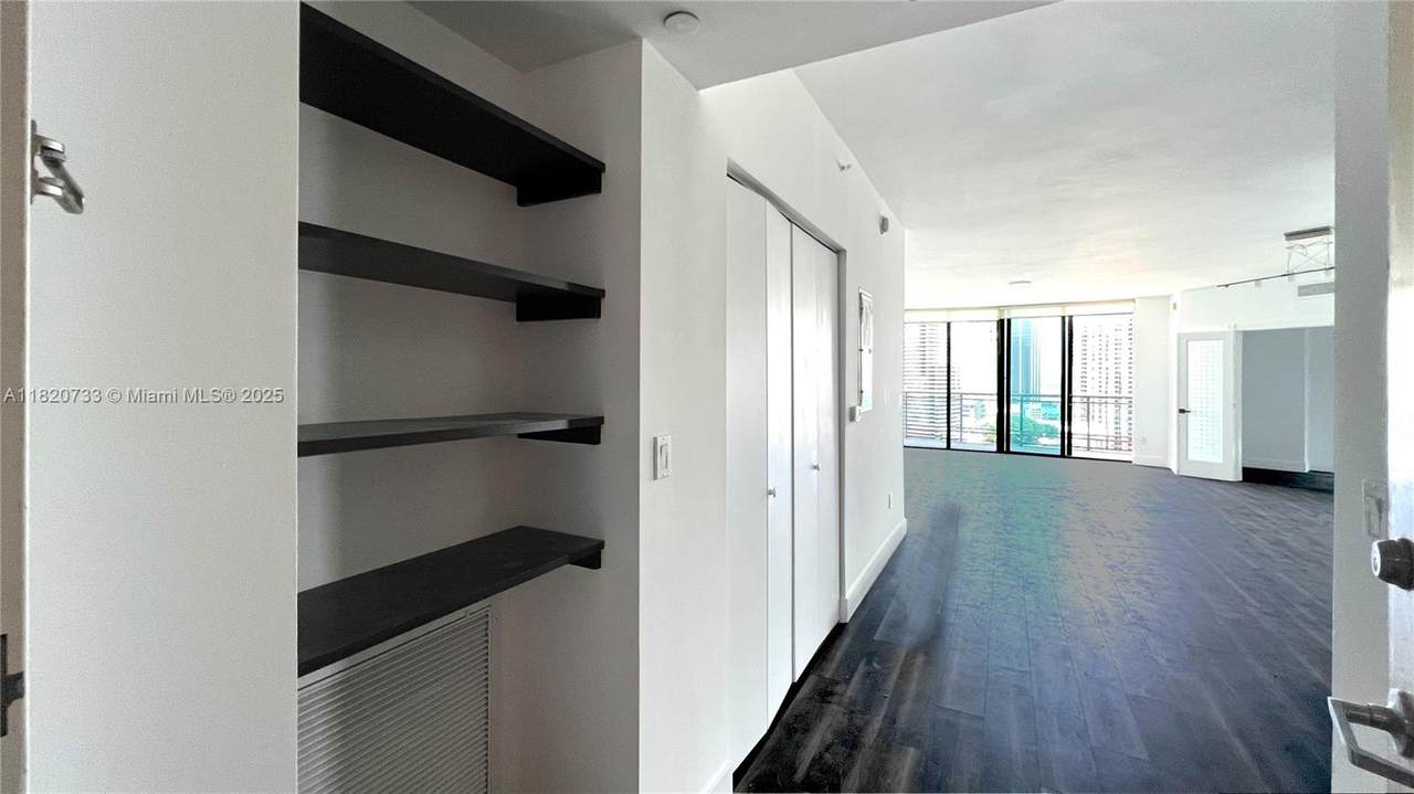 350 Miami Ave - Photo 1