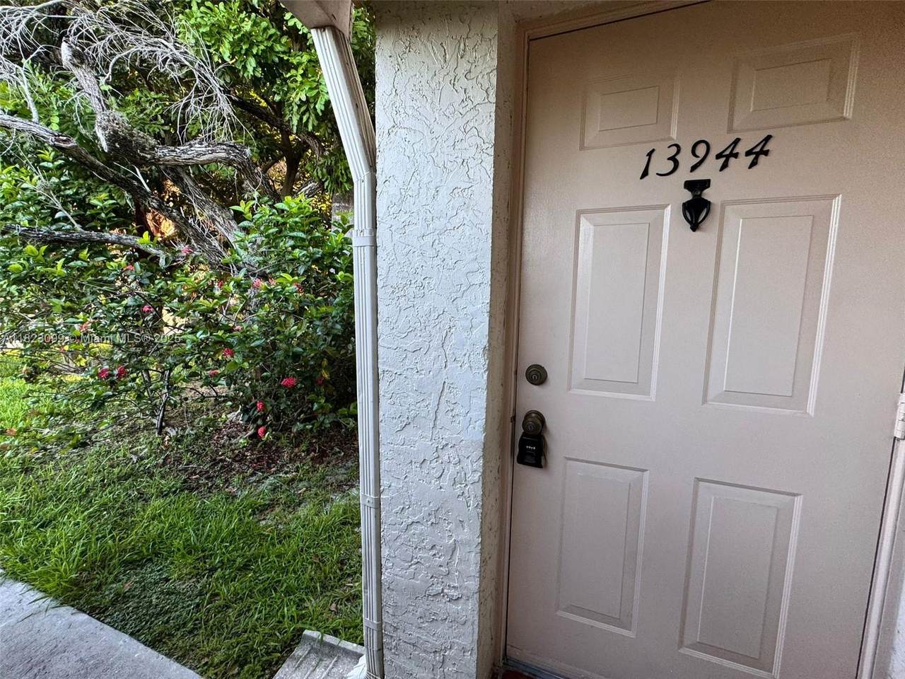 13944 4th Ave D B - Photo 1